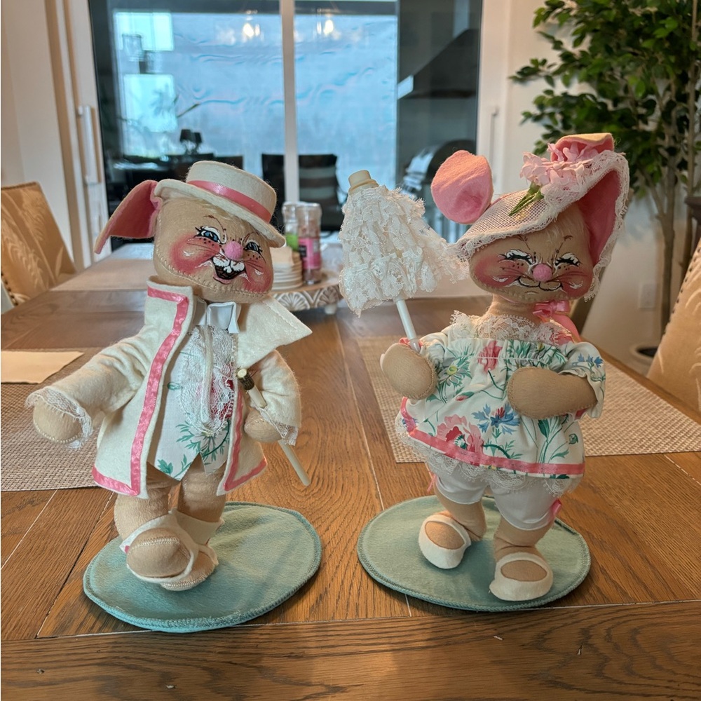 Charming Anna Lee Easter Bunny Set